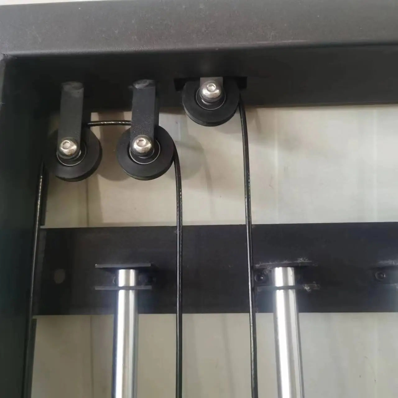 Fitness Equipment Multi Functional Smith Cable Machine Wall Functional Cross Over Trainer Half Squat Rack