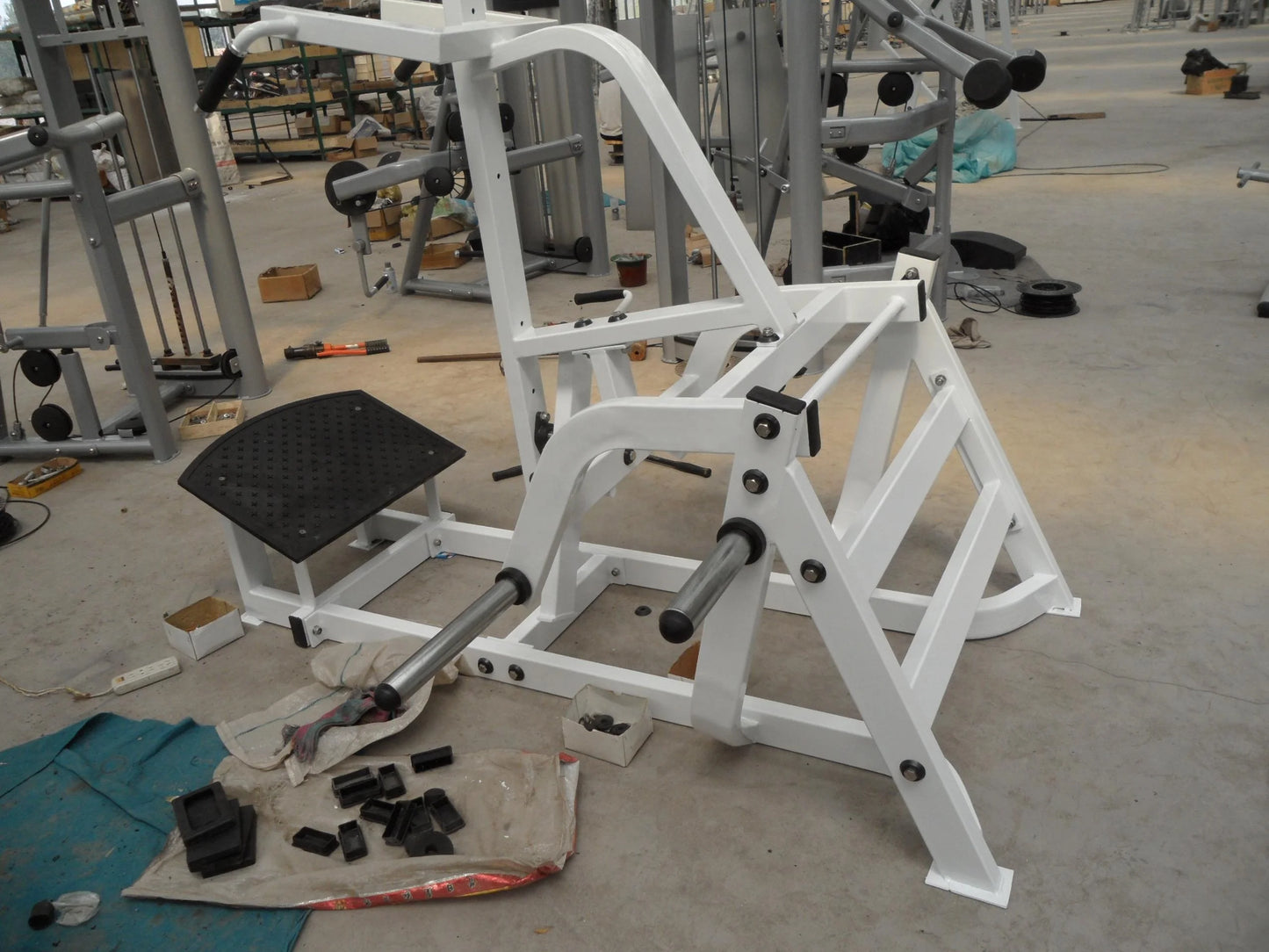 Gym Fitness Equipment Prone Hook Strength Training Squat Rack Seated Leg Curl Leg Extension for Smith Machine