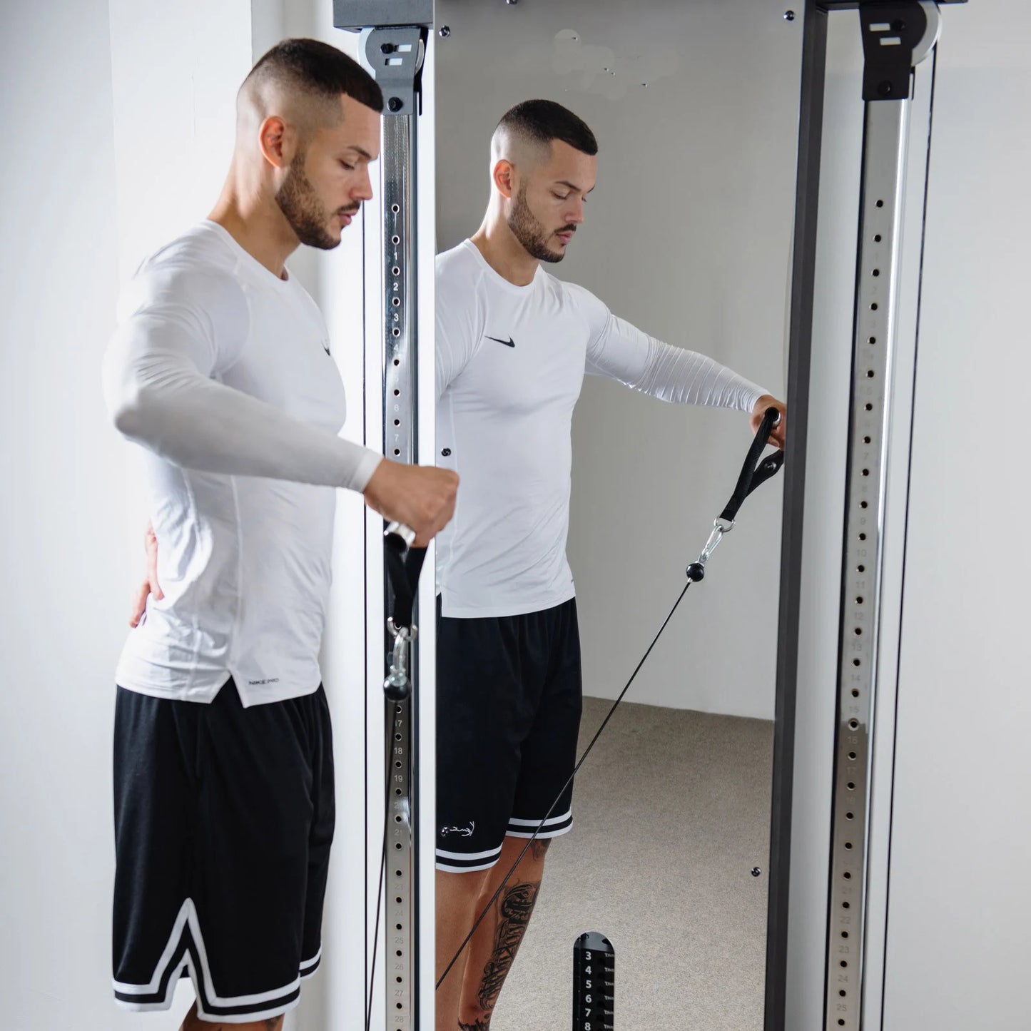 Fitness Equipment Multi Functional Smith Cable Machine Wall Functional Cross Over Trainer Half Squat Rack