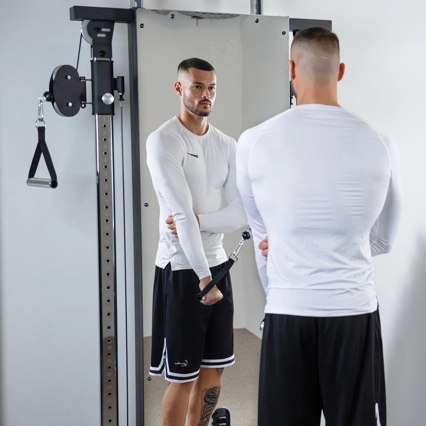 Fitness Equipment Multi Functional Smith Cable Machine Wall Functional Cross Over Trainer Half Squat Rack